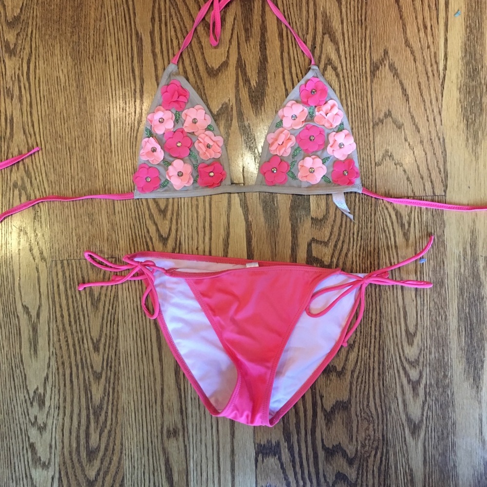VS bikini